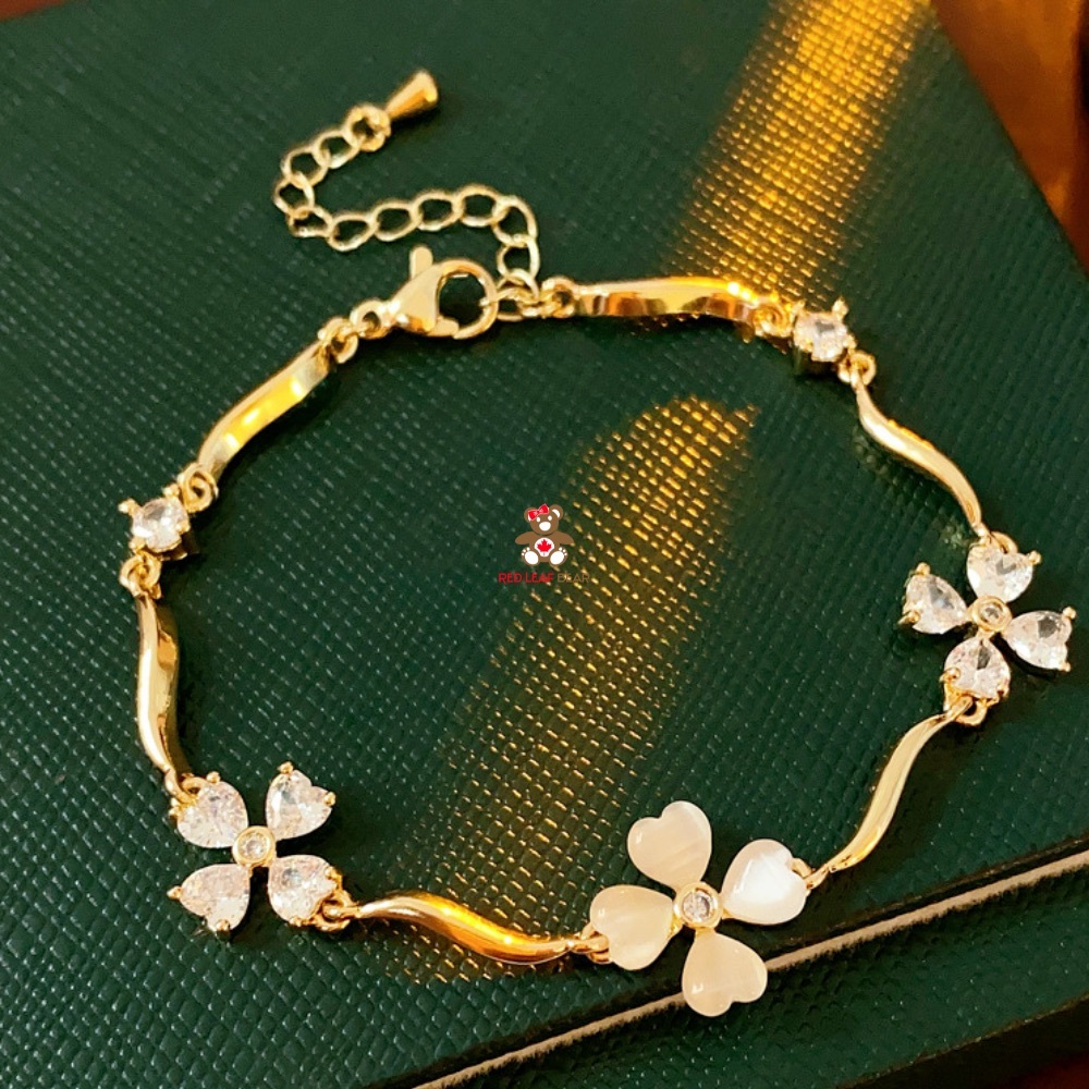 Elegant Gold Floral Bracelet